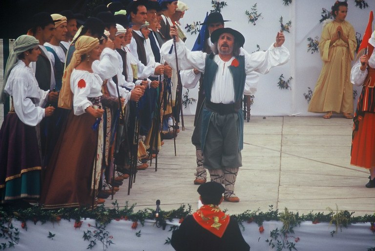 Hiru pastoral Jonmikel Intsaustiren begietatik