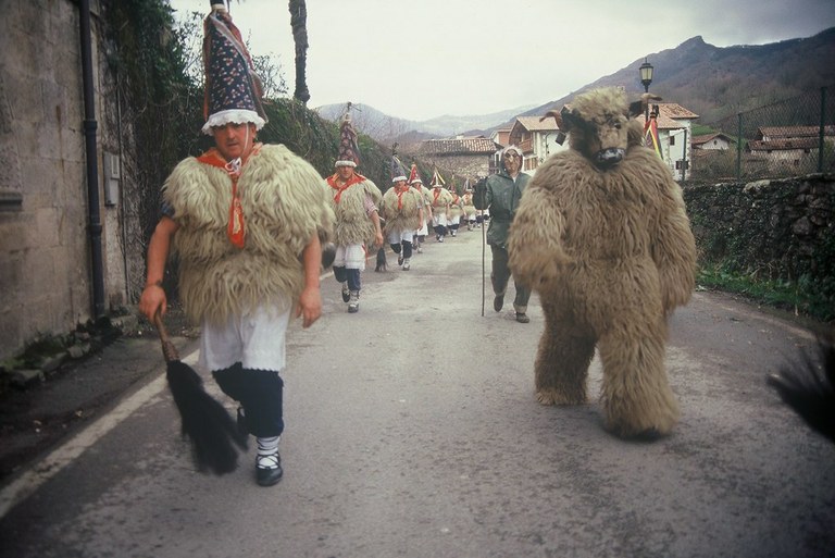 Zubieta eta Iturengo joaldunak duela 25 urte