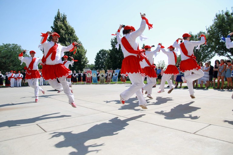 Boisera, San Inazio eguneko Oñatiko dantzetara ere iritsi da parekidetasuna