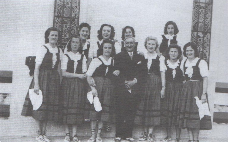 Emakumeek aurreskua dantzatu zuten Añorgan 1944an Pujanaren begiradapean