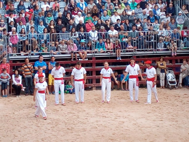 Gazteen aurreskua Itziarren 2016