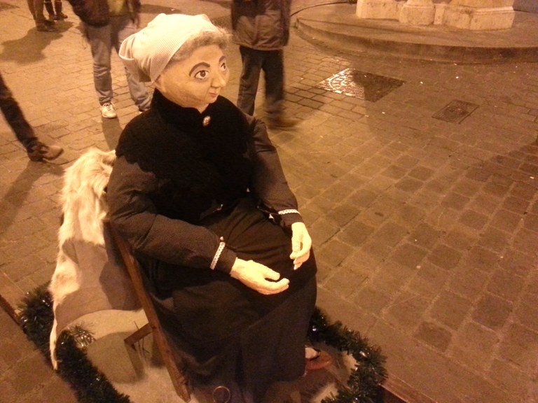 Horra, horra, gure Olentzero! Horra, horra, gure Olentzero!