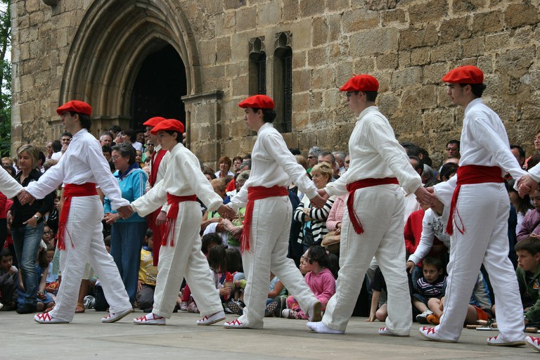 Nora joan dira mutilak? Nora joan dira mutilak?