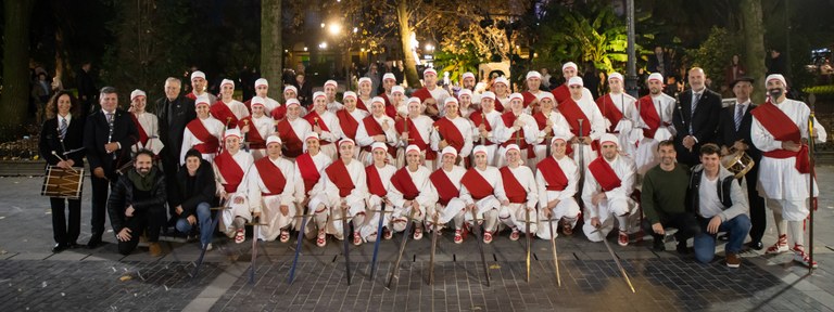 Urrezko domina 2025 ezpata-dantza