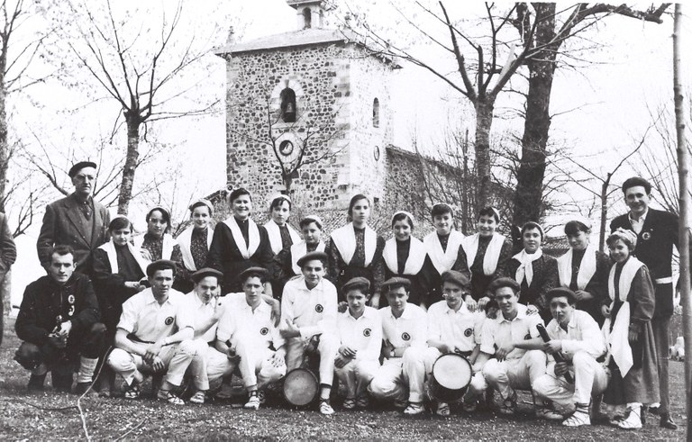 Orain 60 urte estreinatu zen Kezka dantza taldea