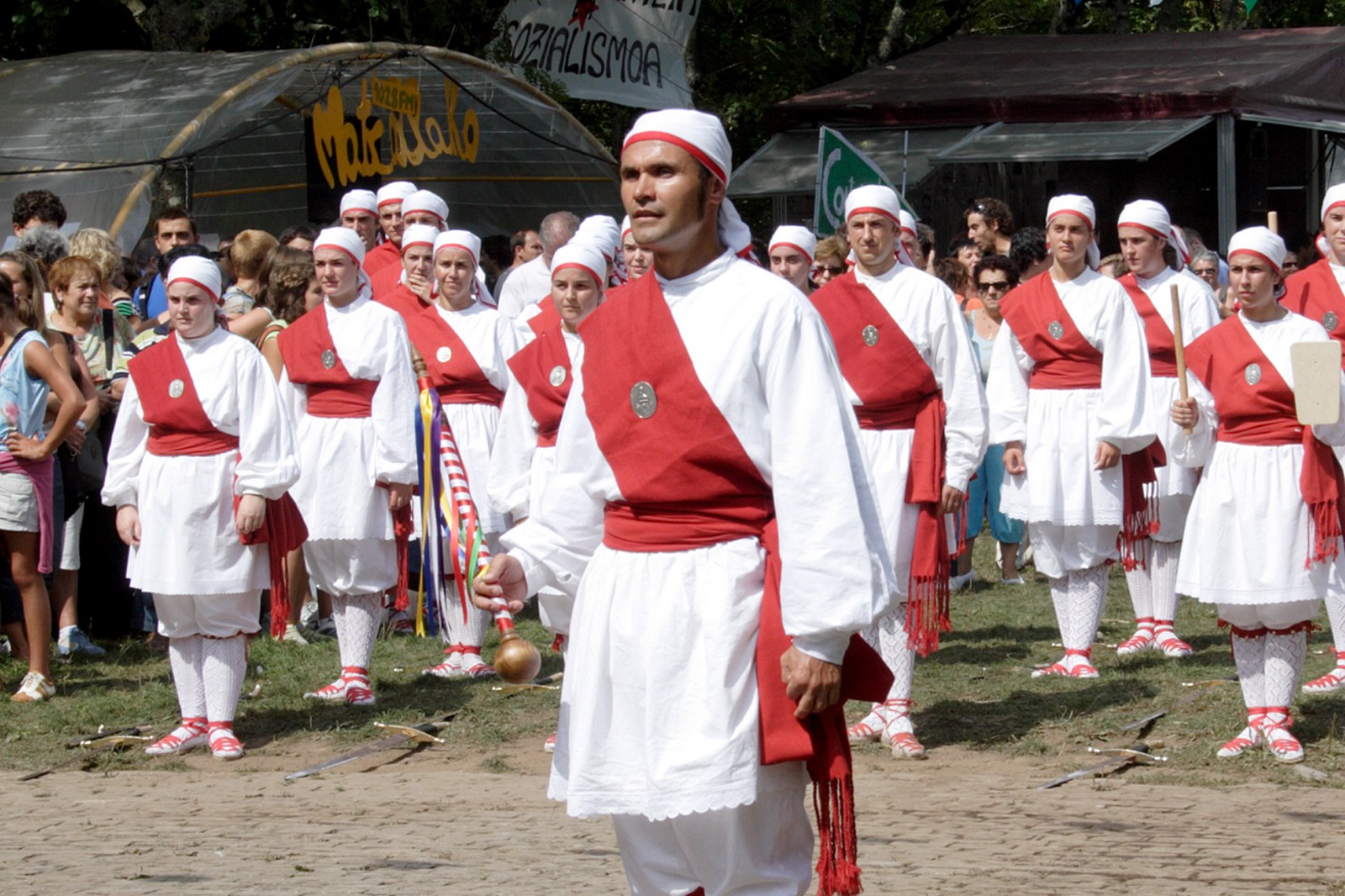 Abel Iriondo, Arrateko Dantzarien Kofradiako kidea