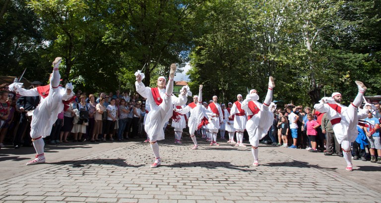 Arrateko zelaia 2015eko festarako prest Arrateko zelaia 2015eko festarako prest