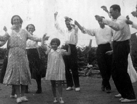 Aurresku bat Usartzan 1932an