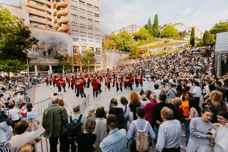 Eibar dantzan jarri dugu berriz Dantzaren Nazioarteko Egunean
