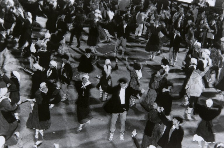 Plazara Dantzara 1993: atzera begira festarik gabeko San Andres hauetan