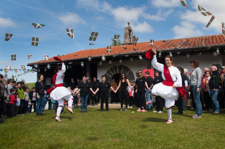 Soka-dantza Santa Kurutzen 2014 Soka-dantza Santa Kurutzen 2014