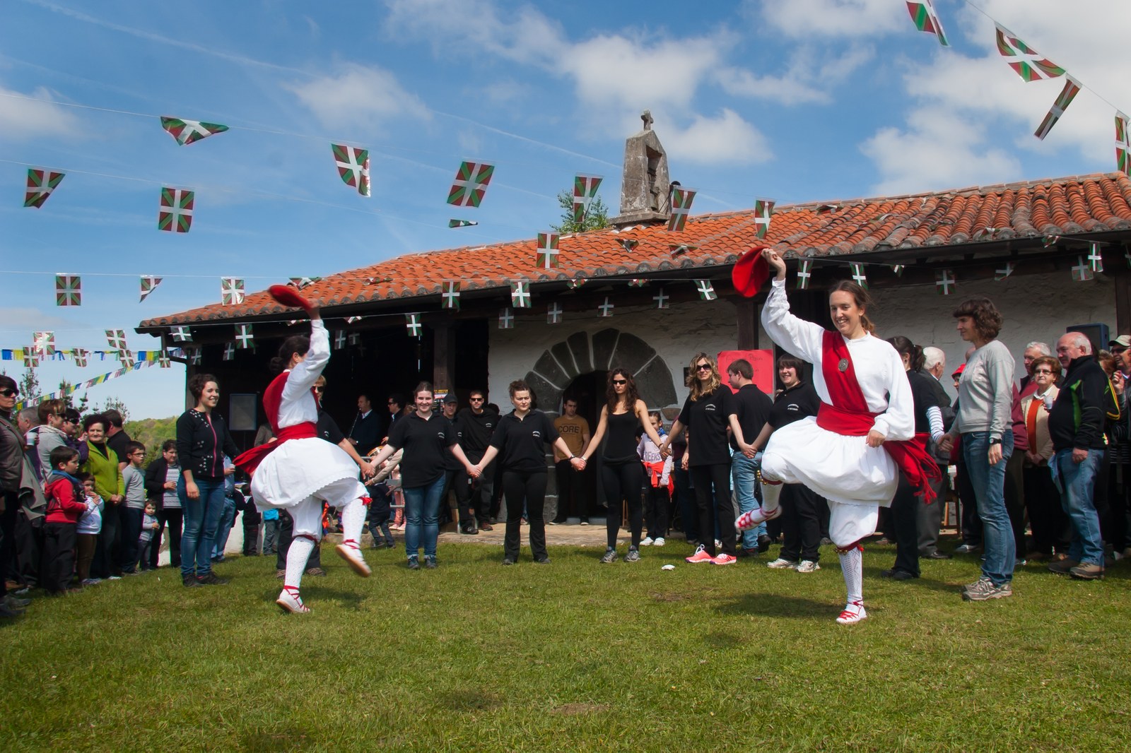 Soka-dantza Santa Kurutzen 2014