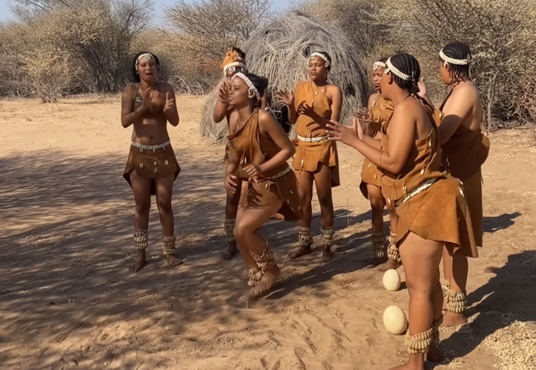 bush women dancing