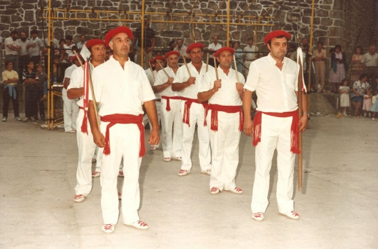 Lizartzako inauteri-dantzak 1985eko iraileko jaietan