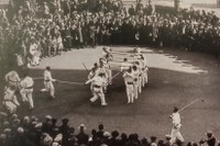 Ezpata-dantza bat Bartzelonan 1920ko hamarkadan Ezpata-dantza bat Bartzelonan 1920ko hamarkadan