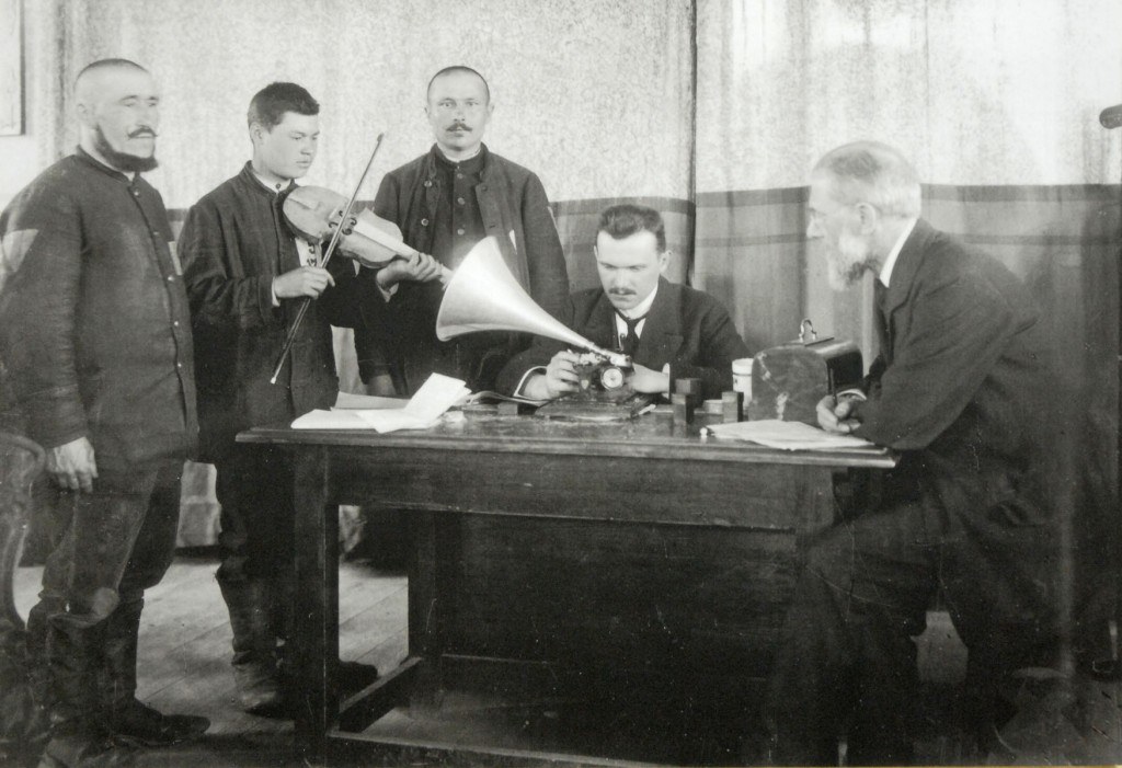 Preso batek kantatu zuen 1916an, preso darrai kantuak 2014an