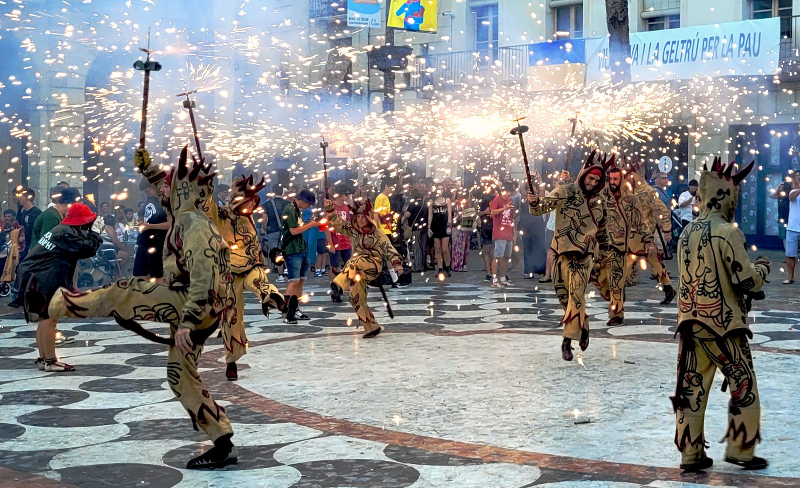 Sokari helduta Vilanovako festa-labirintoan