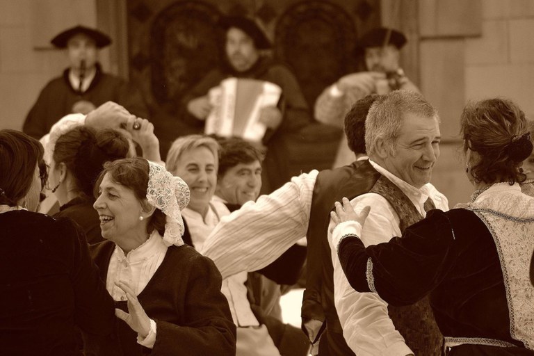 Ordago Folk eta Bidabarri Dantza taldeek lan berria argitaratu dute