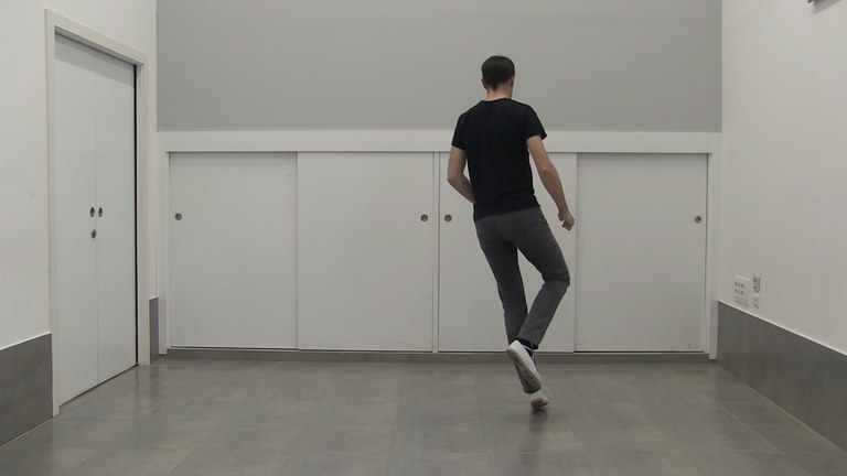 5. Biribilketa urratsez, belauntxingoa