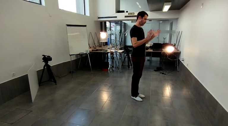 Pausoka dantzan: Klik eta dantza!