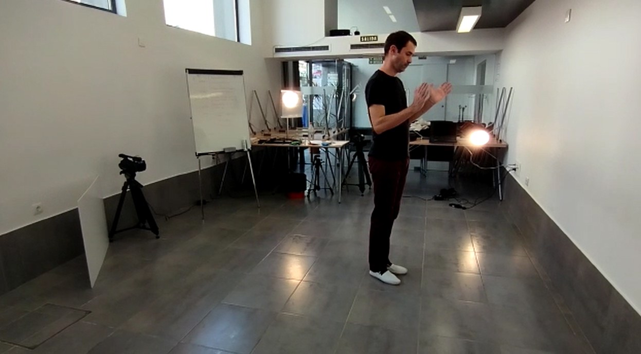 Pausoka dantzan: Klik eta dantza!