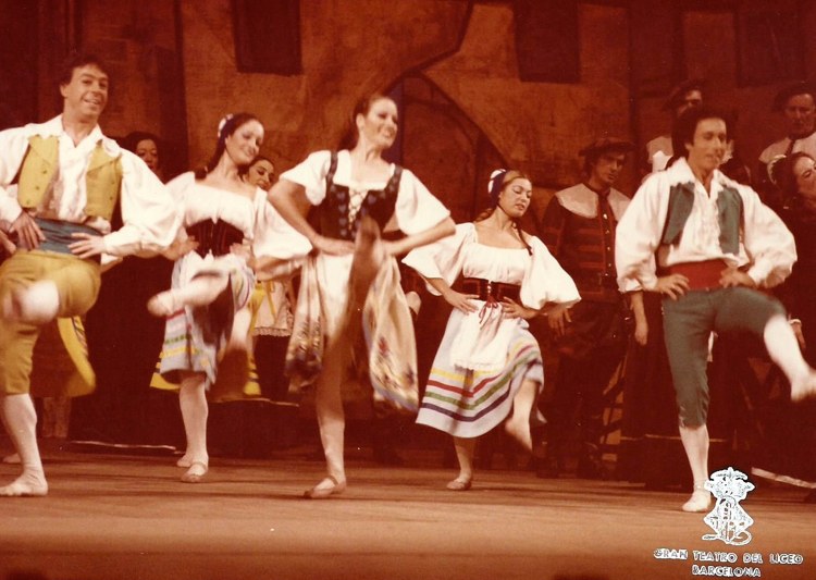 Iñaki Landa: "Eusko Dantza guk besteeri itz egiten diegun hizkuntza da"