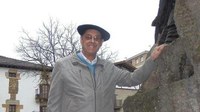 Luis Mari Lopez de Goikoetxea: "Orain dantza eskolarik onena falta da, plaza" Luis Mari Lopez de Goikoetxea: "Orain dantza eskolarik onena falta da, plaza"