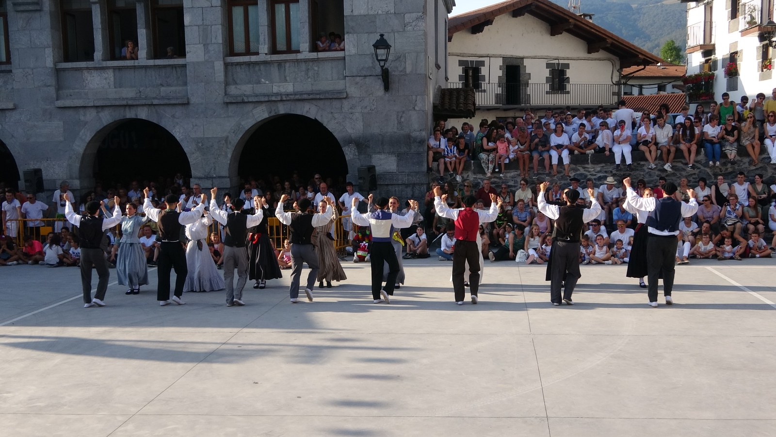 Abuztuaren 12a, gazteen eguna, Leitza
