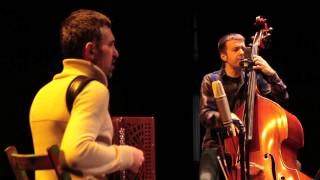 Txertubi taldearen bigarren bideoa: 'Ederra zareala' porrusalda