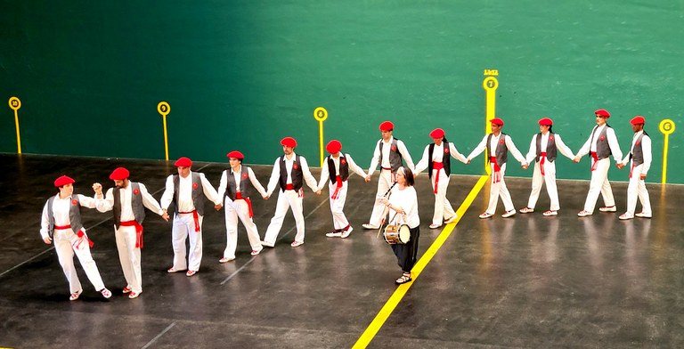 Mallabiko dantzari taldeari buruzko zenbait kontu