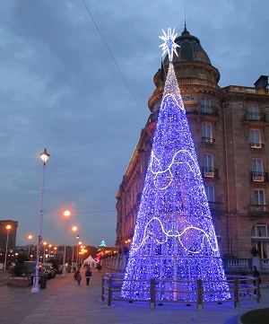 Zuhaitz argiztatua Donostian